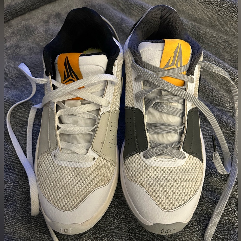 Nike Ja Morant One, Size 7